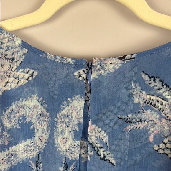 Violet + Claire Blue Turtle Patterned Blouse Sleeveless Size XL - Picture 9 of 12